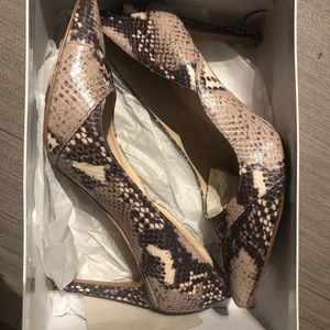 Nine West faux snakeskin heels with pointed toe9.5